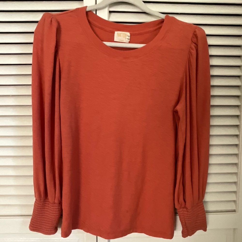 Nation Ltd Loren Tee in gorgeous soft coral color - Size Med.